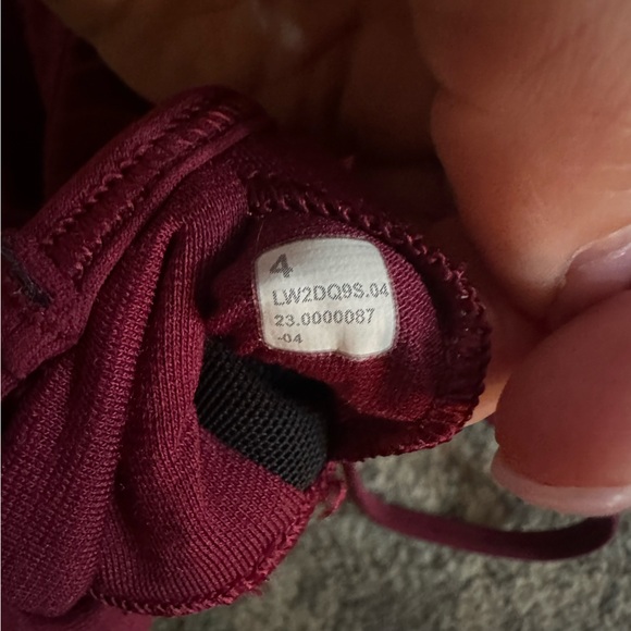 Lululemon Sweetheart Align, Size 4 - Picture 3 of 3